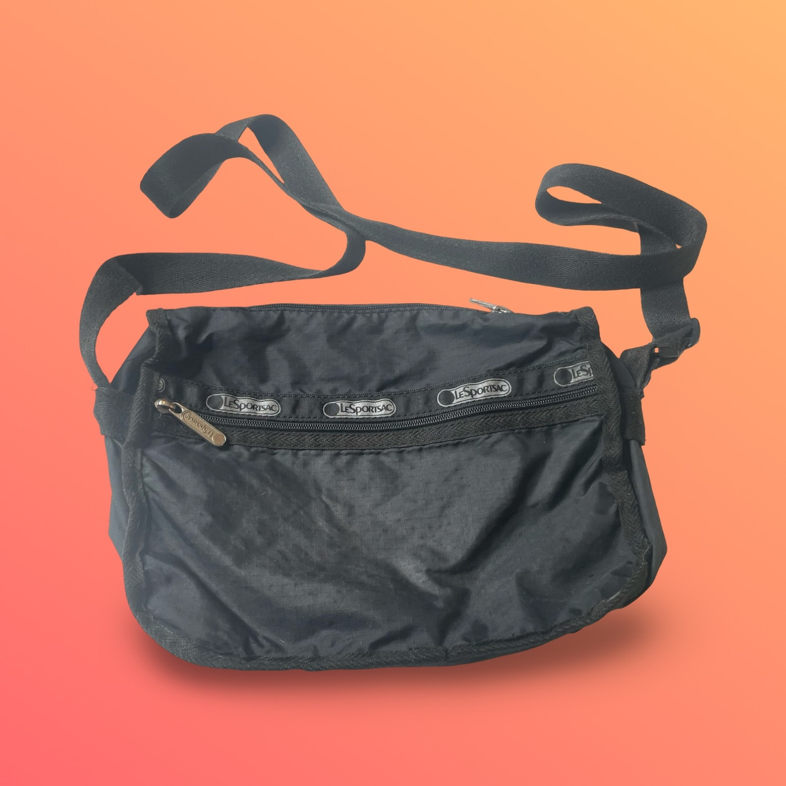 Lesportsac Black Nylon Crossbody Messenger Bag Adjustable Strap 11 X 8.5" Flaw